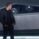 Imagen para el artículo titulado El Tesla Cybertruck es una brutal bestia angulosa con unas especificaciones increíbles